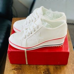 Canvas Sneaker